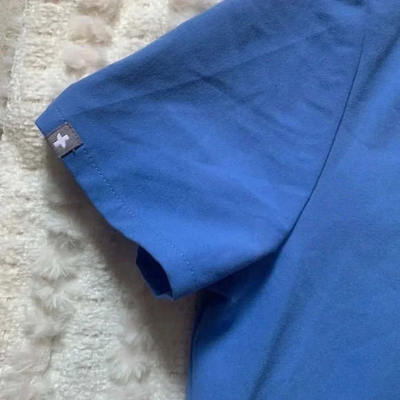 FIGS Tecnical collection tops - Picture 2 of 8